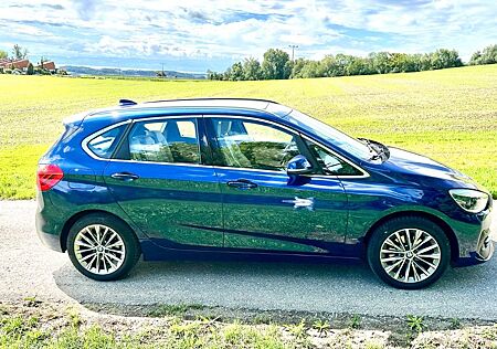 BMW 2er 220d Active Tourer Allrad Luxury Topausstattung