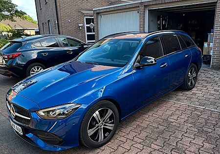 Mercedes-Benz C 180 T Autom. -Night, AHK ,Ambiente Bel, RFKK,