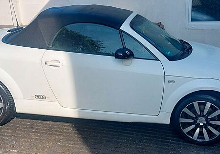 Audi TT Roadster 1.8T 110KW -