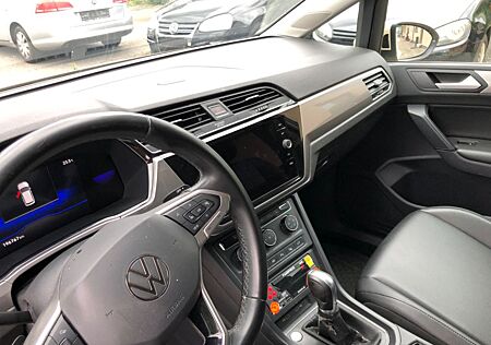 VW Touran Volkswagen 2,0 Liter 7 Sitzer,Taxameter Halle 06
