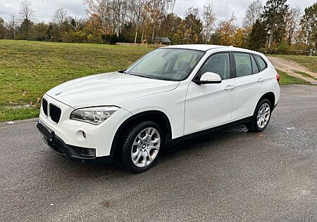 BMW X1 xDrive18d - Navi/Temp/AKH/Leder/PDC