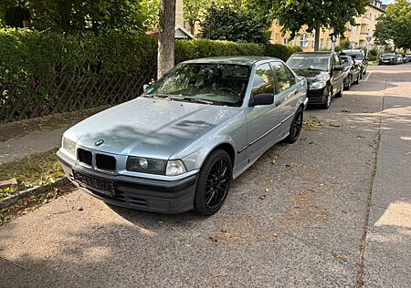 BMW 316i E36