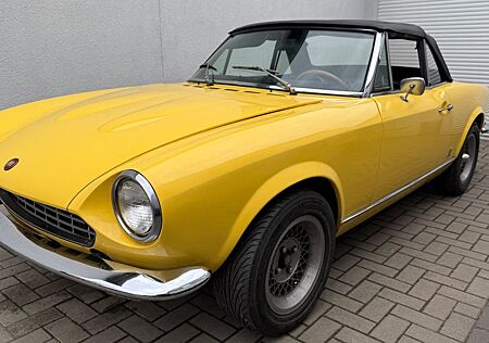 Fiat 124 Spider