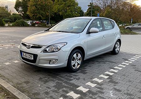 Hyundai i30 1.6 Comfort Comfort TÜV neu