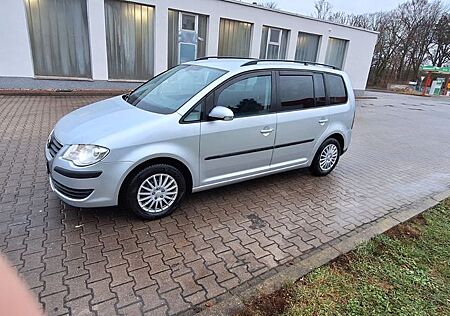VW Touran Volkswagen 2.0 TDI DPF Highline Highline