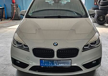 BMW 2er 220 Active Tourer 220i Steptronic DCT -