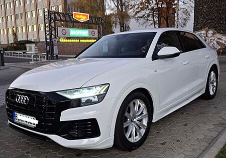 Audi Q8 50 TDI quattro tiptronic -S-LINE