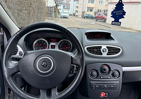 Renault Clio Dynamique 100 PS, 4 Türen.
