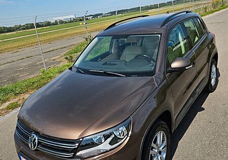 VW Tiguan Volkswagen Trend & Fun 4Motion Automatik Gepflegt