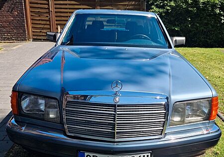 Mercedes-Benz W126 SE260 OLDTIMER
