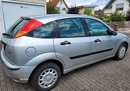 Ford Focus 1.6 -