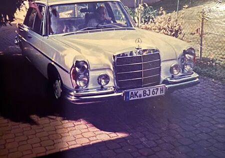 Mercedes-Benz 250