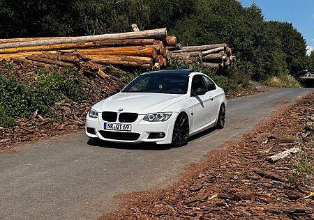 BMW 330i xDrive Coupé M Paket H/K