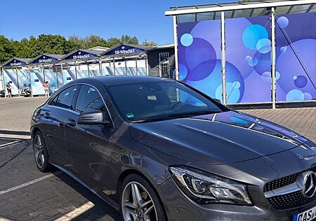 Mercedes-Benz CLA 200 d 4MATIC DCT - mit Ambientebeleuchtung