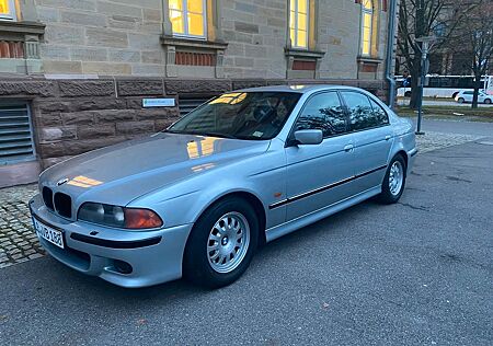 BMW 528i A -