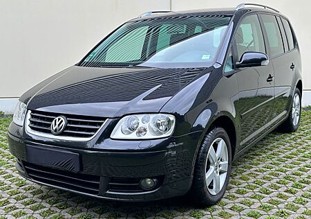 VW Touran Volkswagen Highline | 1 Hand | PDC |