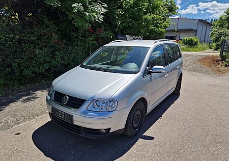 VW Touran Volkswagen Highline
