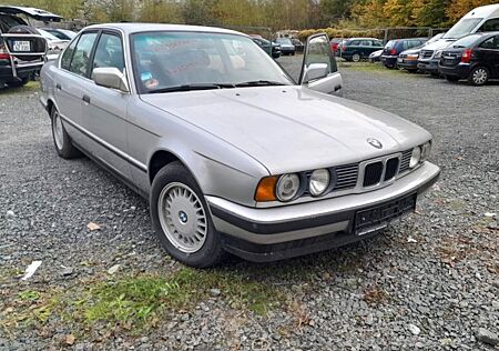 BMW 524