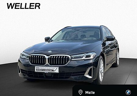 BMW 520d xDri Tour. HUD DaPro StHz Laser KAM KomfSi