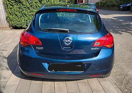 Opel Astra J Lim. 5-trg. - Lückenlose Historie