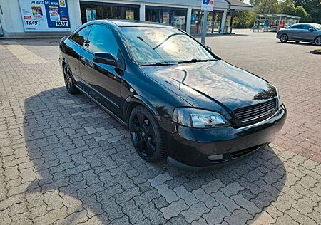 Opel Astra Coupé 2.2 16V -