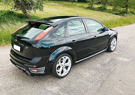 Ford Focus 2,5 ST RECARO Leder Bi-Xenon 18" Blockmod