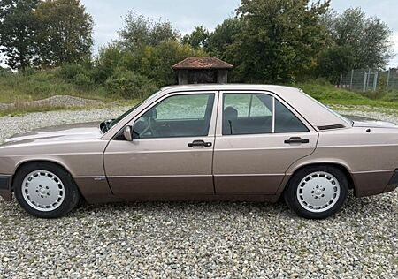 Mercedes-Benz 190 E