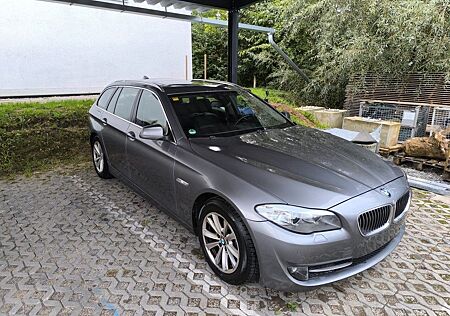 BMW 525d Touring *Navi*HUD*HiFi*Panorama*Leder*