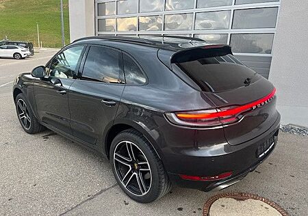 Porsche Macan 2.0 ALLRAD+ACC+LED+KAMERA+LEDER+20"+SPORT