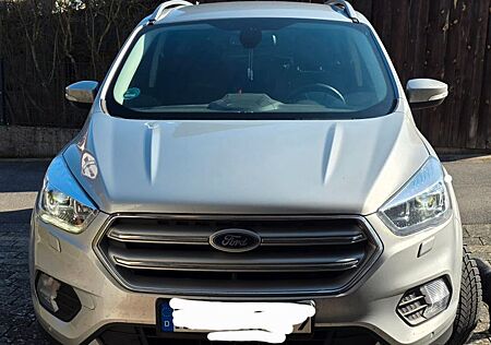 Ford Kuga 1,5 EcoBoost 4x2 110kW Titanium Automat...