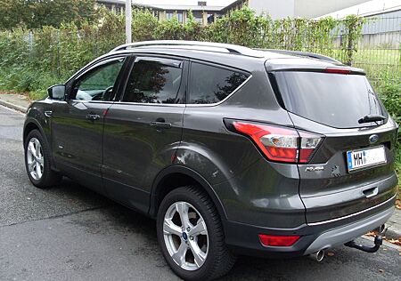 Ford Kuga 2,0 TDCi Allrad, AHK ,110kW Titanium Ausst.