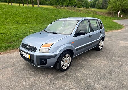 Ford Fusion 1,4 16V + +