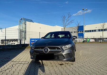 Mercedes-Benz A 180 A180d Top Zustand, 8-fach Bereifung, Scheckheft