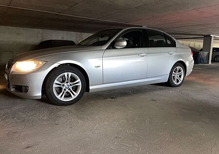 BMW 320i -