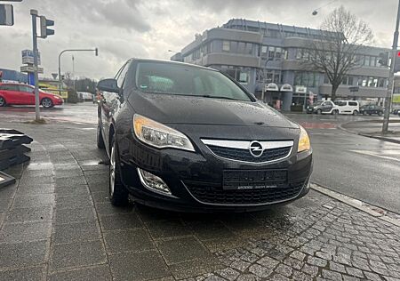 Opel Astra J Lim. 5-trg. Design Edition*Navi*