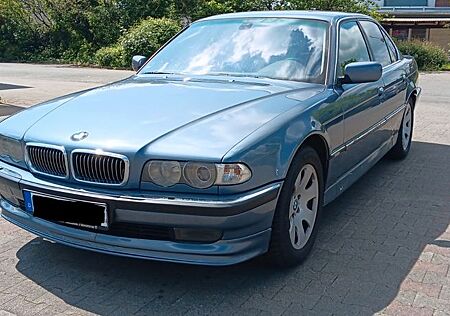 BMW 730i V8 E38