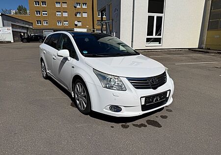 Toyota Avensis TEC-Ed. Leder Navi Xenon Key-Go Pano