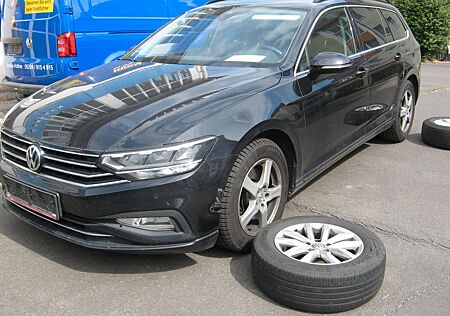 VW Passat Variant Volkswagen Passat Business CL Zahnriemen erneuert, digital