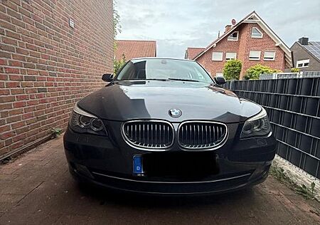 BMW 523i A -
