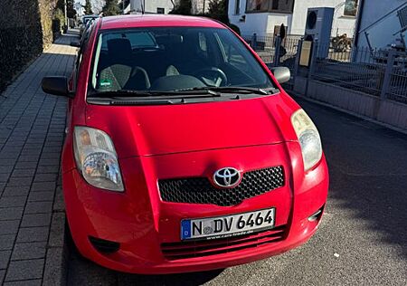 Toyota Yaris 1,0-l-VVT-i -