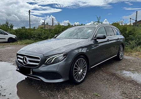 Mercedes-Benz E 220 E 220d T Autom. -