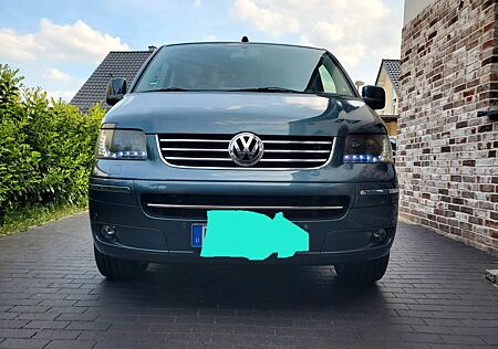 VW T5 Multivan Volkswagen T5.1 Multivan Highline 2,5 l und 174 PS