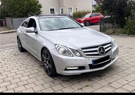 Mercedes-Benz E 350 Coupé CDI BlueEFFICIENCY AVANTG....