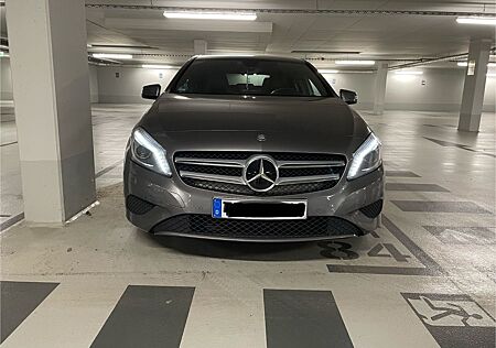 Mercedes-Benz A 180 -