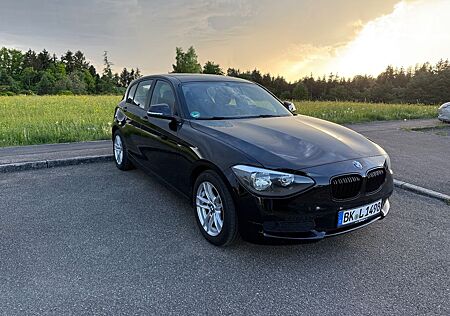 BMW 114i Sport Line Sport Line
