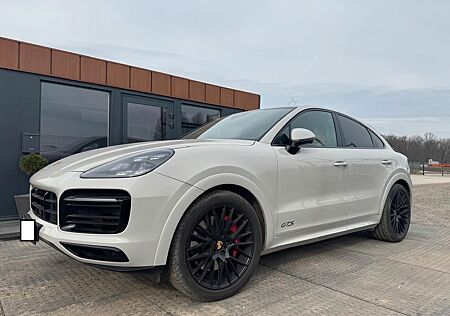 Porsche Cayenne Turbo GTS