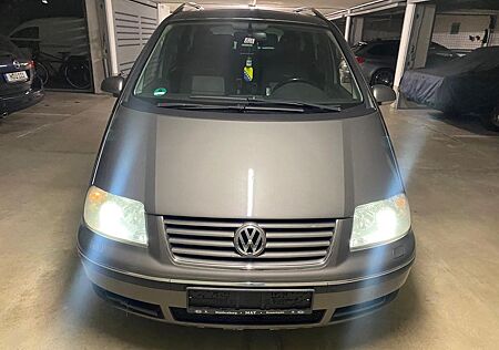VW Sharan Volkswagen 1.9TDI tiptronic Freestyl,7 Sitze 11,25 T