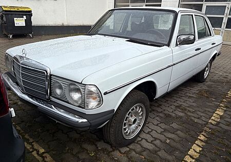 Mercedes-Benz 200