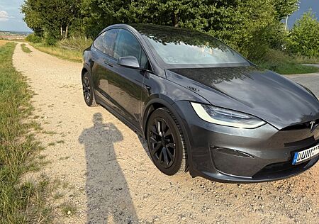 Tesla Model X Allradantrieb mit Dualmotor -