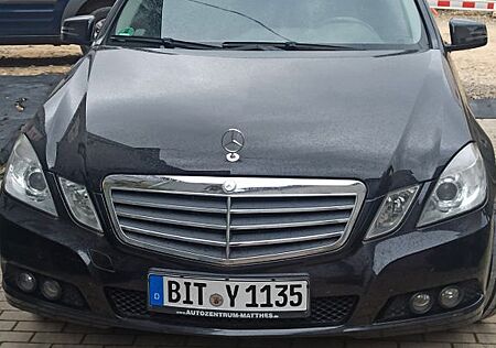 Mercedes-Benz E 220 CDI T BlueEFFICIENCY -